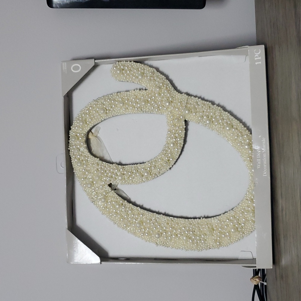 Letter O Wall Decor